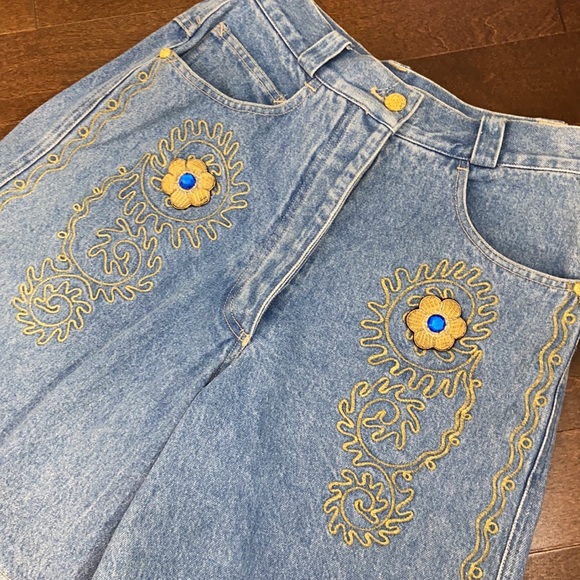 Fun Vintage High Waisted Denim Shorts with Gold Embroidered Details - Picture 4 of 9
